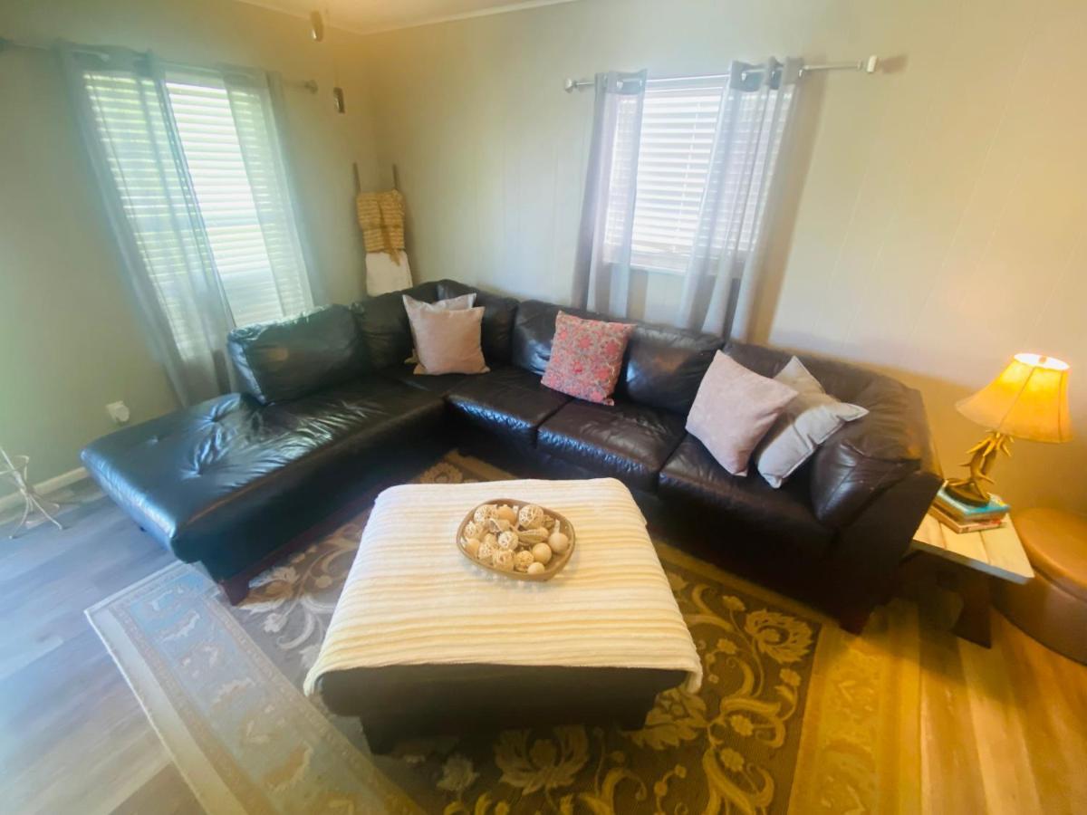 Pecan St. Parlor Haus Downtown Bandera, Tx Екстер'єр фото